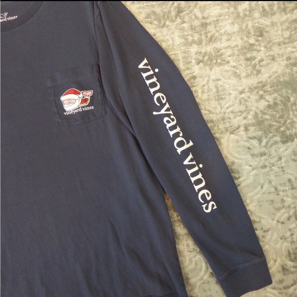 Vineyard Vines Shirt Mens Size M Blue Pocket Tee Santa Whale Christmas Graphic - Picture 3 of 10